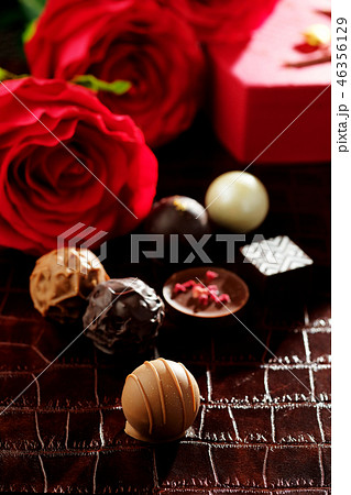 バレンタイン チョコレートのギフトボックスの写真素材
