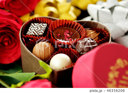 バレンタイン・チョコレートのギフトボックス バレンタイン・チョコレートのギフトボックス 46356206