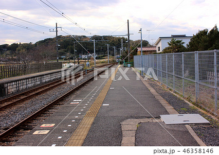 内房線九重駅に入線する下り電車(1) 内房線九重駅に入線する下り電車(1) 46358146