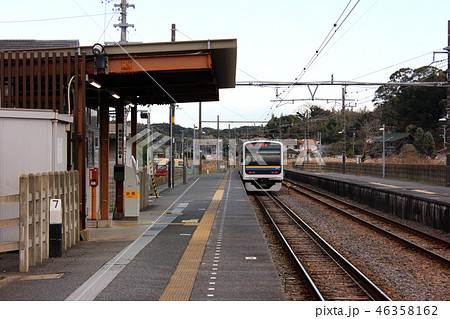 内房線九重駅を発車した下り電車(2) 内房線九重駅を発車した下り電車(2) 46358162