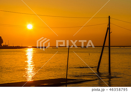 長部田海床路の夕日 【熊本県宇土市】 長部田海床路の夕日 【熊本県宇土市】 46358795