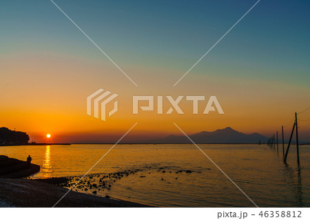 長部田海床路の夕日 【熊本県宇土市】 長部田海床路の夕日 【熊本県宇土市】 46358812