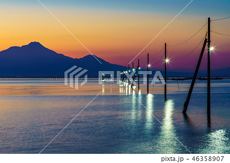 長部田海床路の日没後 【熊本県宇土市】 長部田海床路の日没後 【熊本県宇土市】 46358907