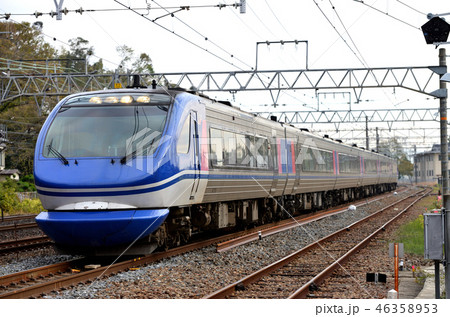 東海道本線を走るHOT7000系特急スーパーはくと6両 46358953