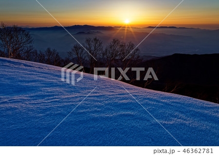 鳳凰三山・観音岳から見る日の出 鳳凰三山・観音岳から見る日の出 46362781