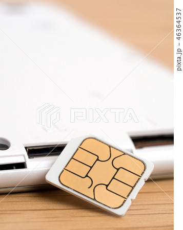 SIMカードとタブレット 46364537