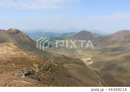 九重連山／中岳から坊ガツルを望む 46368218