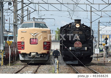 SL C57と並ぶ485系 46368826