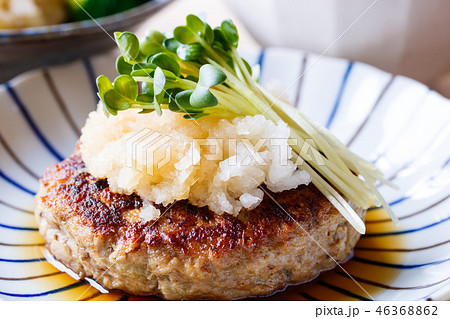 お箸で食べる和風ハンバーグ 46368862