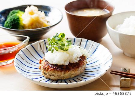 お箸で食べる和風ハンバーグ お箸で食べる和風ハンバーグ 46368875