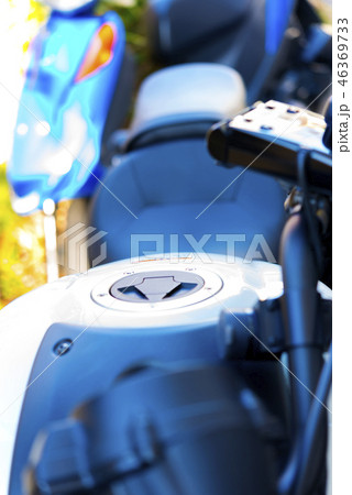 モーターサイクル　給油キャップのアップ 46369733
