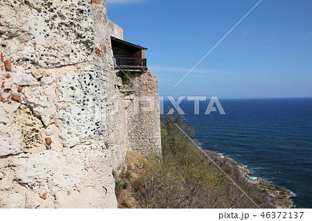 サン・ペドロ・デ・ラ・ロカ城と海 46372137