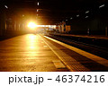 冬　駅　ホーム　夕日 46374216