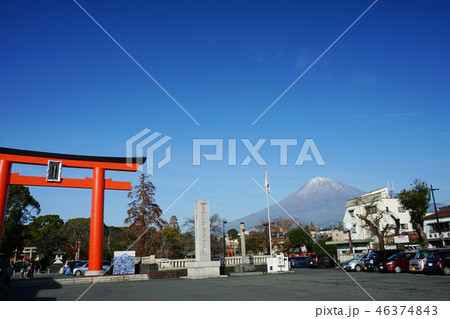 富士山と浅間大社<静岡県富士宮市> 富士山と浅間大社<静岡県富士宮市> 46374843