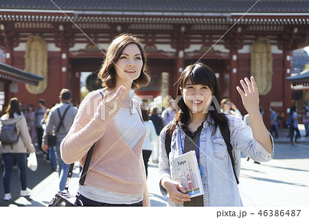 外国人と東京観光 浅草寺雷門 外国人と東京観光 浅草寺雷門 46386487