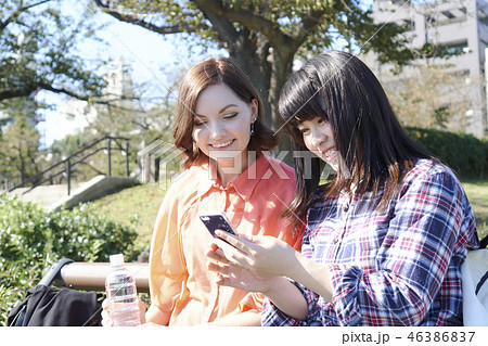 外国人と東京観光　公園　 46386837