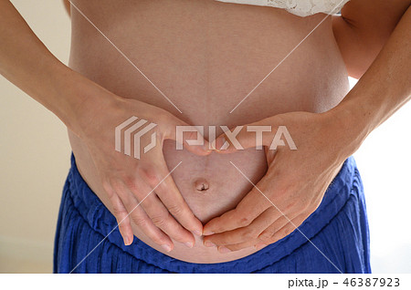 妊婦 妊娠 お腹 マタニティ 妊娠後期 妊婦 妊娠 お腹 マタニティ 妊娠後期 46387923