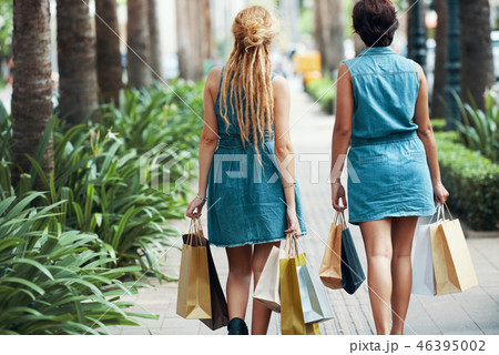 Successful shopping Successful shopping 46395002