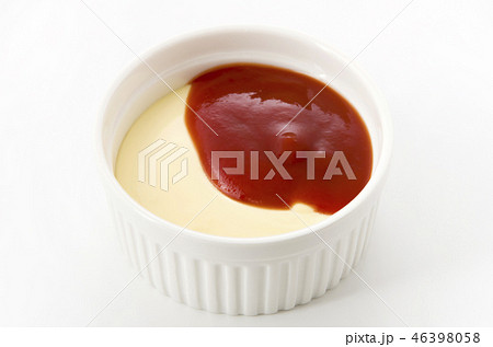 マヨネーズにトマトケチャップの写真素材