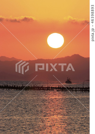 瀬戸内の日の出 46398893