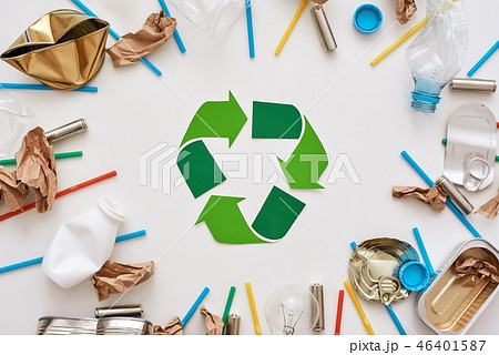 Garbage circle. Different types of garbage around the recycling symbol 46401587