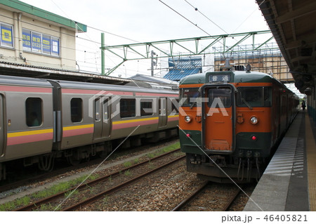 終焉近い越後線115系湘南色(吉田駅) 終焉近い越後線115系湘南色(吉田駅) 46405821