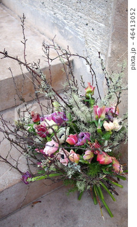 パリの街角　アネモネ　苔木　ブーケ　左岸　花束 46413052