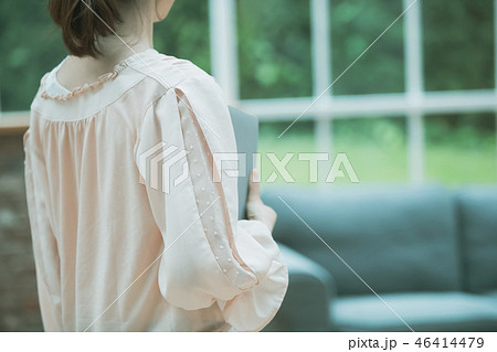 young woman 46414479