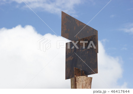 Blank guide post made of steel plates. Blank guide post made of steel plates. 46417644
