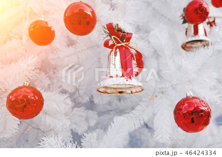 white christmas tree with ornament Baubles 46424334
