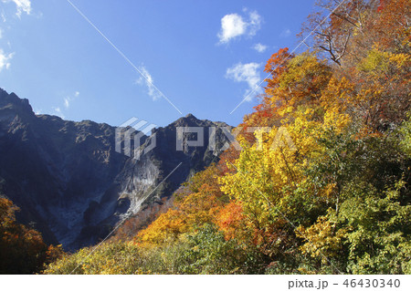 紅葉の谷川岳にて（一ノ倉沢） 46430340
