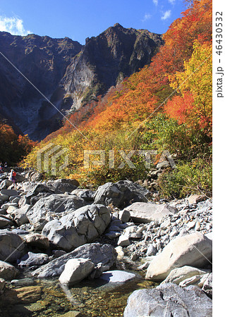 紅葉の谷川岳にて（一ノ倉沢） 46430532
