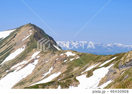 春の谷川岳登山 （天神尾根ルートよりオジカ沢の頭・苗場山を望む） 46430908