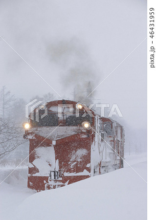雪詰まりで立ち往生する宗谷本線ラッセル車 46431959