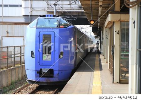 南千歳駅にて、スーパーとかちさん 南千歳駅にて、スーパーとかちさん 46434012