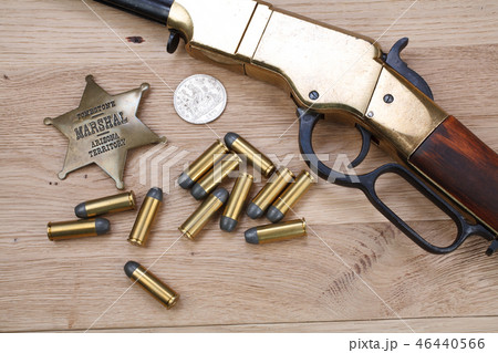 Wild west period repeating rifle with ammunition Wild west period repeating rifle with ammunition 46440566
