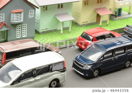 住宅と自動車イメージ 住宅と自動車イメージ 46443356