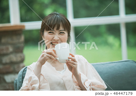 young woman 46447179