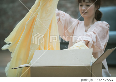 young woman young woman 46447553