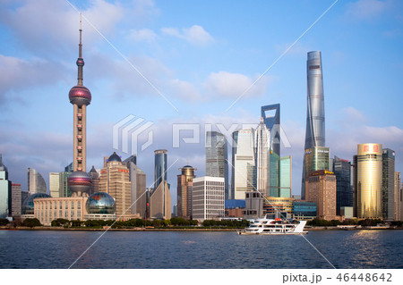 上海　最大のオフィス街　プードン・ルージャーズイ（浦東・陸家嘴）　外灘（がいたん）から望む 46448642