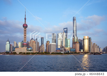 上海 最大のオフィス街 プードン・ルージャーズイ(浦東・陸家嘴) 外灘(がいたん)から望む 上海 最大のオフィス街 プードン・ルージャーズイ(浦東・陸家嘴) 外灘(がいたん)から望む 46448643