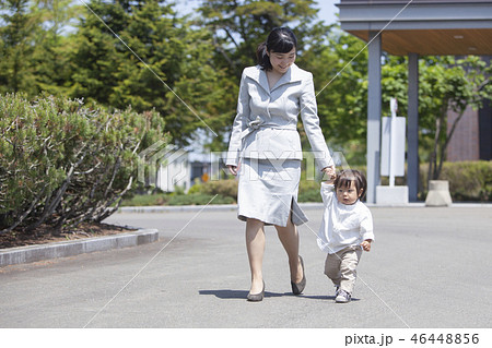 働くお母さん 46448856