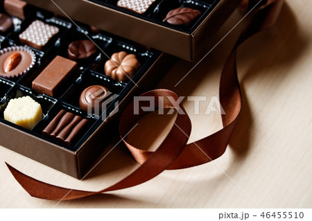 リボンとチョコレートボックス リボンとチョコレートボックス 46455510