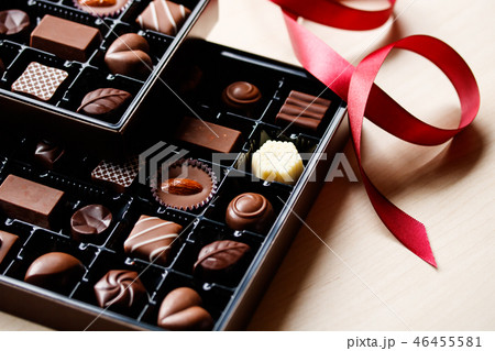 リボンとチョコレートボックス リボンとチョコレートボックス 46455581