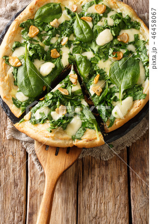Healthy white pizza with spinach, garlic 46458067