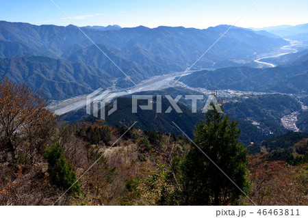 身延山から眺める富士川沿いの風景 46463811