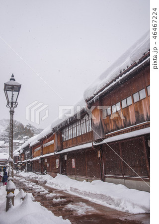 【雪　東山ひがし茶屋街】 46467224