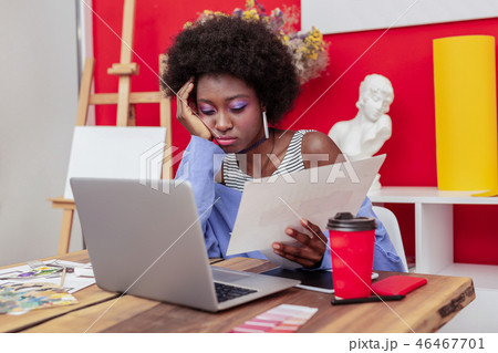 Interior designer feeling tired and not meeting the deadlines for project 46467701