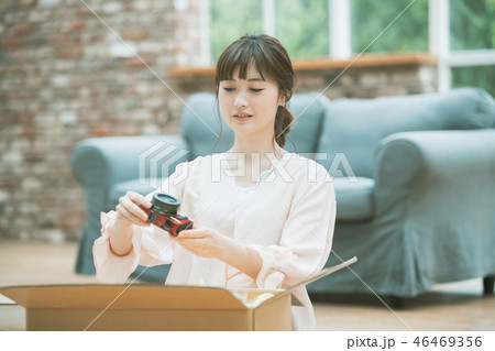 young woman 46469356