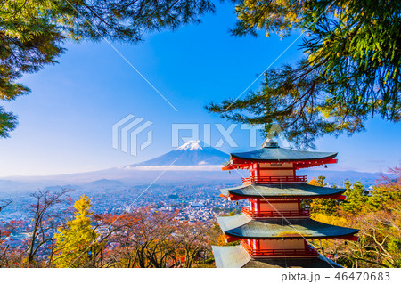 Beautiful landscape of mountain fuji with chureito pagoda around maple leaf tree in autumn season Beautiful landscape of mountain fuji with chureito pagoda around maple leaf tree in autumn season 46470683